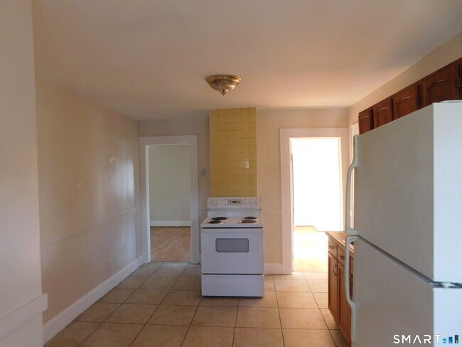 Photo - 227-231-231 Edna Ave Unit 3