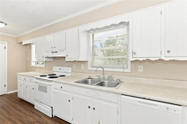 Photo - 2909 Briarwood Blvd