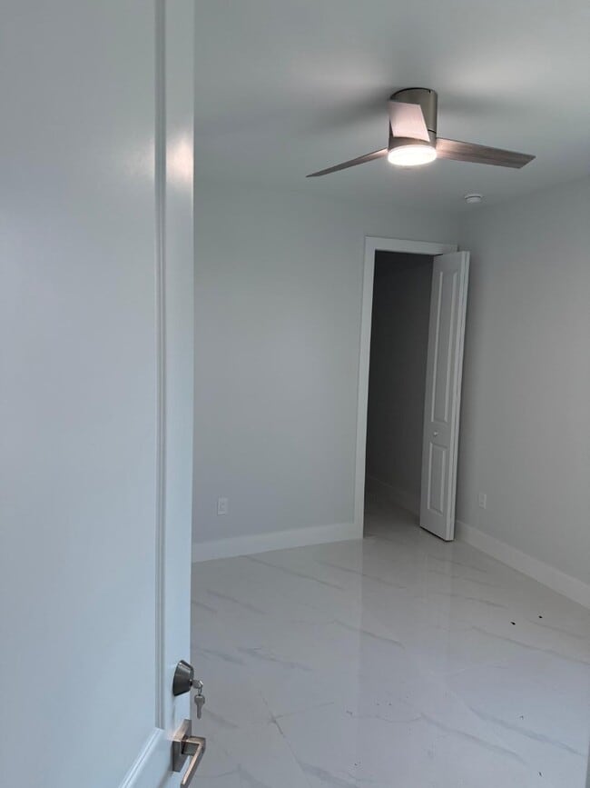 Photo - 1420 Poinsettia Ave
