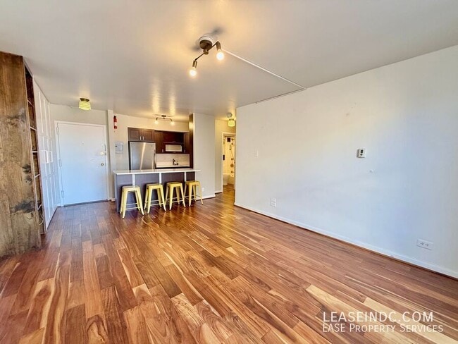 Photo - 1260 21st St NW Unidad #907