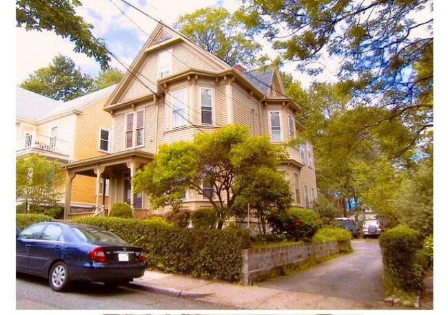 Building Photo - 199 Chestnut Ave Unit 1 Rental