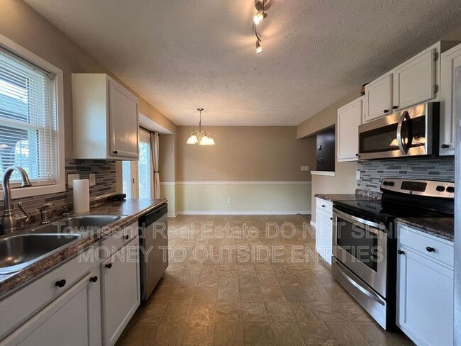 Photo - 420 Mangum Ct