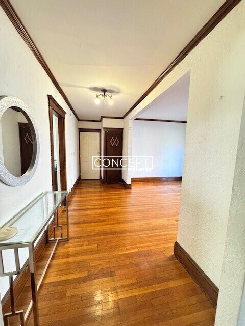 Building Photo - 14 Lakeville Rd Unit 11