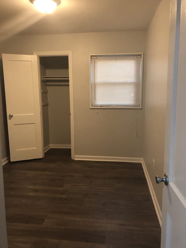 Dormitorio - 3711 Harmon Ave
