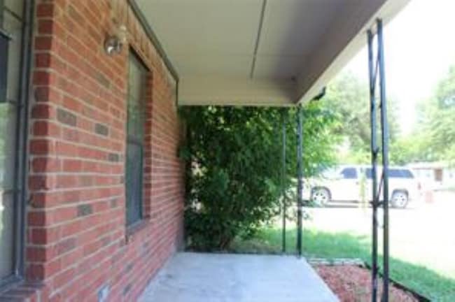 Photo - 1526 Richard St