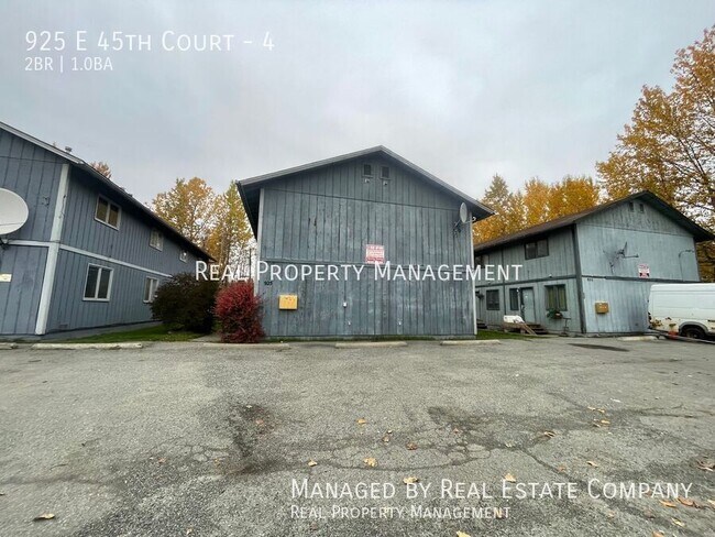 Photo - 925 E 45th Ct Unit 4