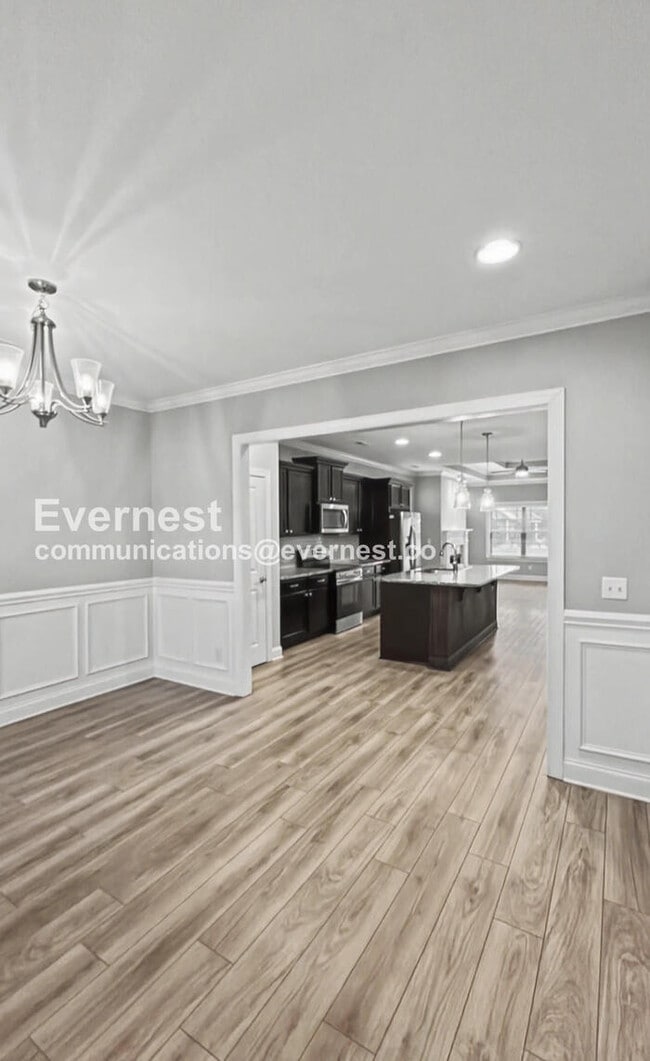 Photo - 3 Bed, 2 Bath Home with Garage / Pet-Friendly / Available Now!