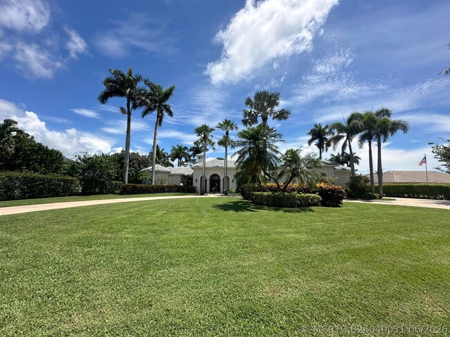Building Photo - 645 Atlantis Estate Way
