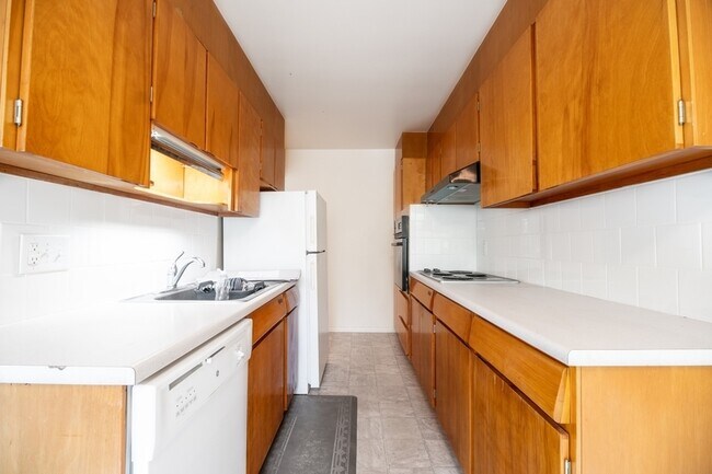 Photo - 5798 S Gallup St