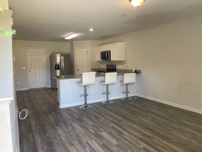 Photo - Beautiful 4 bed 3 bath home!