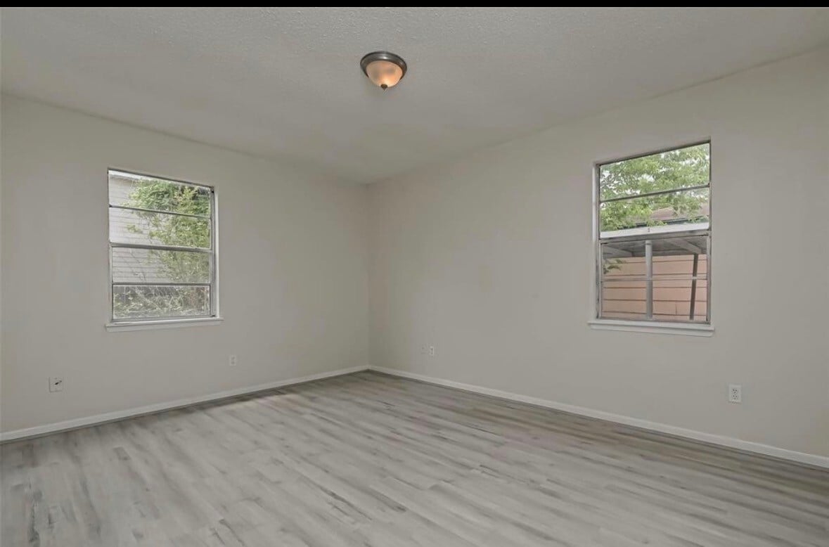 Photo - 4222 Sevan St