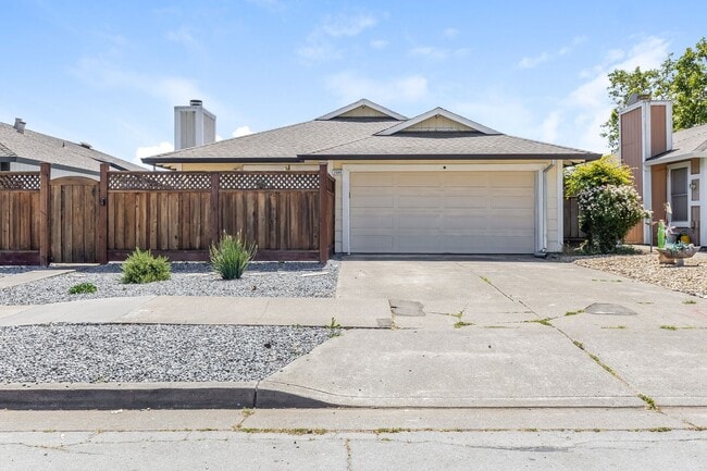 Building Photo - PURE Property Management Presents: Delightful 4 Bed 2 Bath Near Pioneer Park