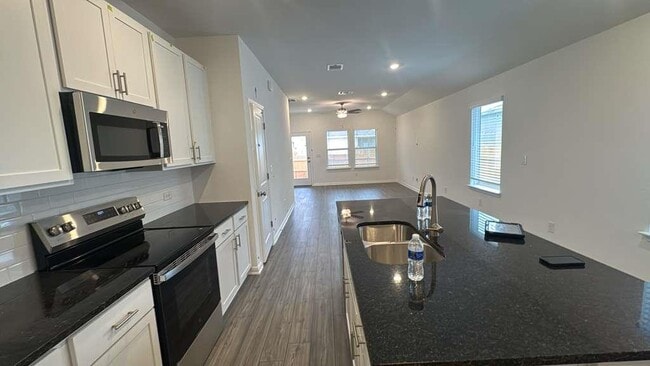 Photo - 444 Breccia Trl