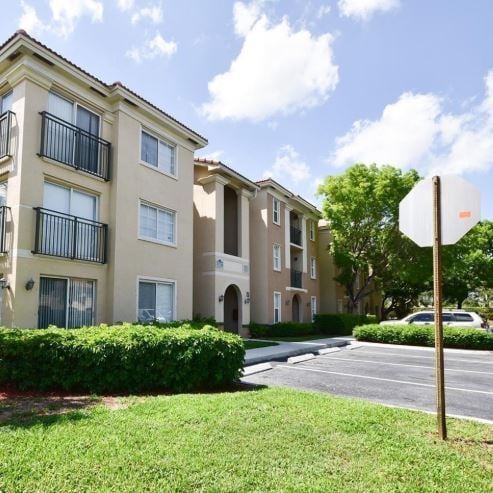 Building Photo - 2727 Centergate Dr