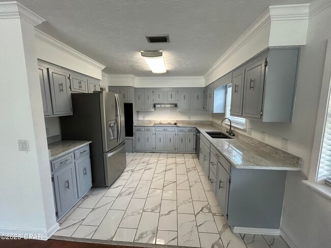 Photo - 205 Sunset Ln