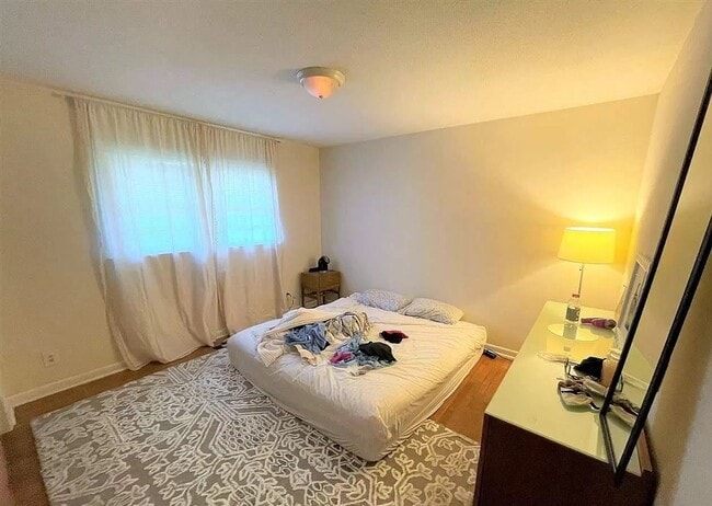 Photo - 2 Bed 1 Bath walking distance to downtown Chapel Hill and UNC Unit 106