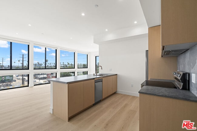 Photo - 1808 Lincoln Blvd Unit 507