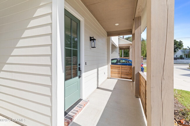 Photo - 119 Mayberry Grv St