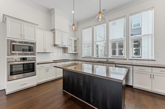 Photo - 9635 Riddlewood Ln