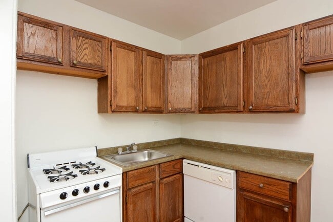 Photo - 545 W Wellington Ave Unit 413