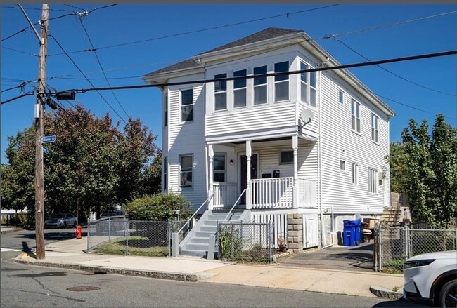 Photo - 24 Blaine St