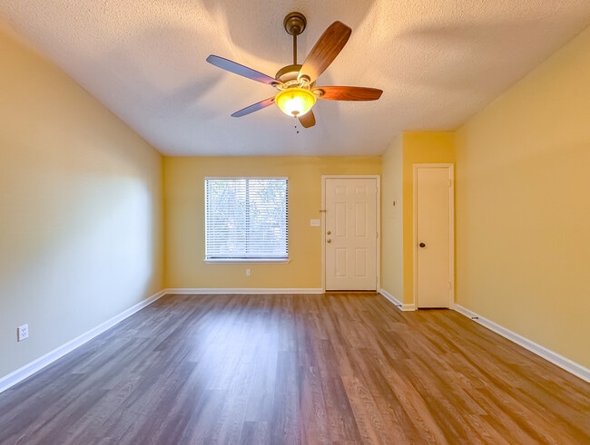 Photo - 1204 Hidden Pl