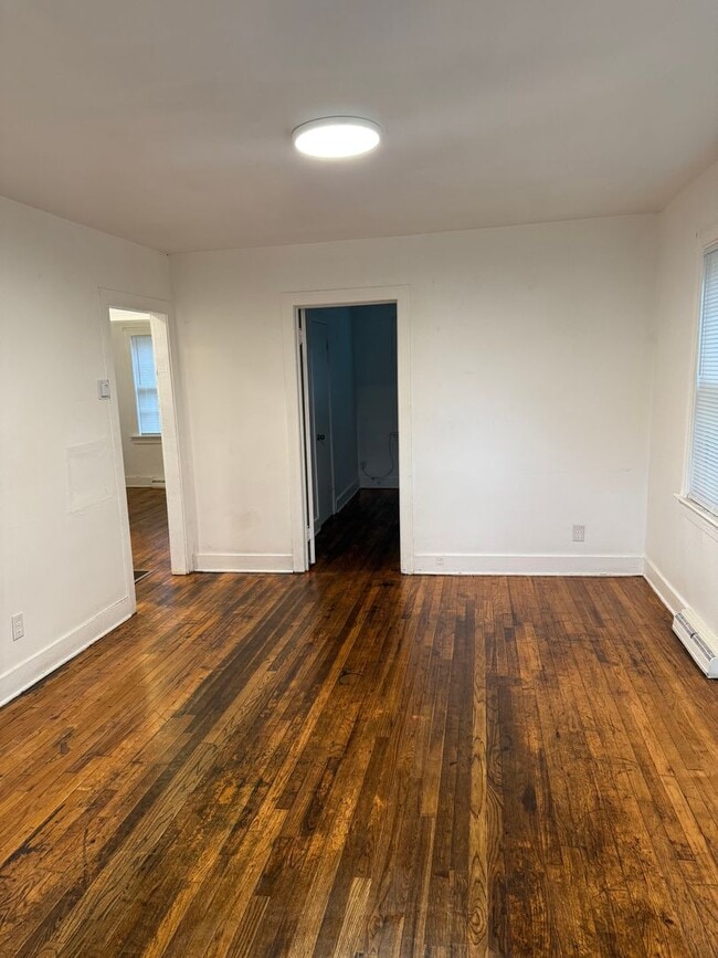 Photo - 808 D St