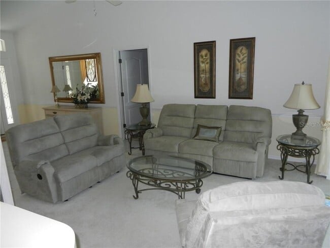 589 Rotonda Cir