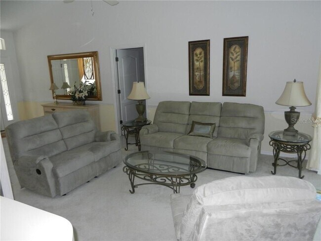 Photo - 589 Rotonda Cir