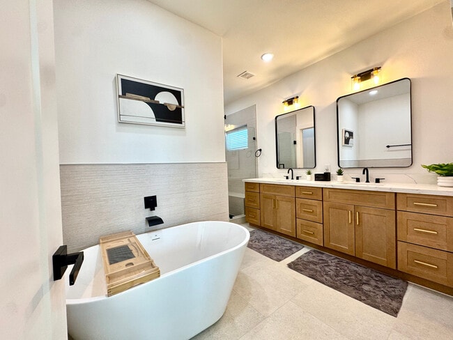 Photo - 2706 Cochran St