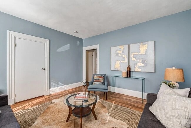 Living room - 130 Sutton St Condo Unit 1