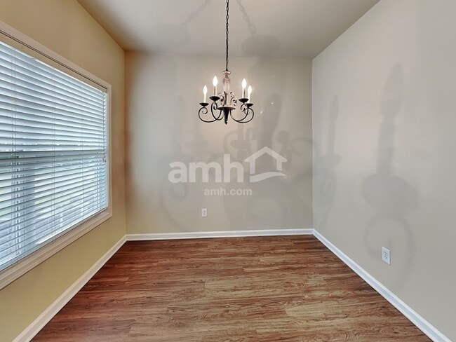 Photo - 148 Crescent Woode Dr