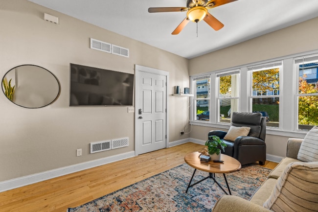 Photo - 2138 N Hubbard St Unit 2138