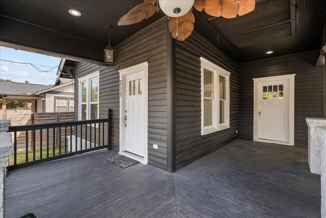 Building Photo - 213 Grace St