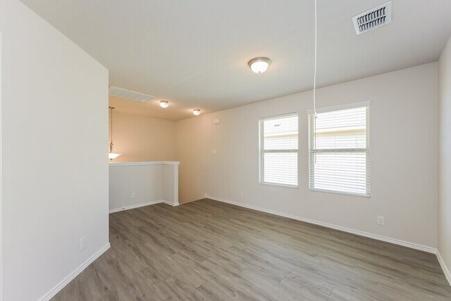 Photo - 2354 Dry Moss Way