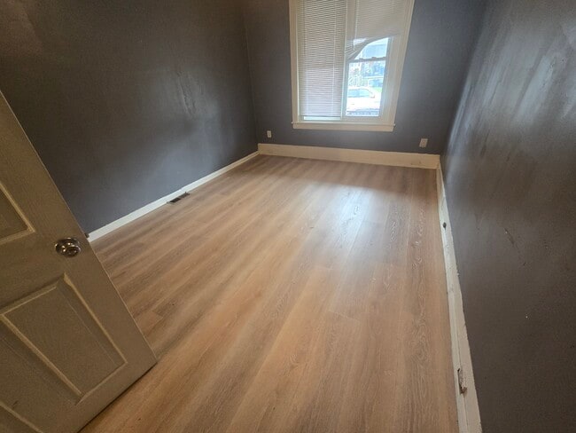 Building Photo - 530 E Penn St Unit 1st Floor