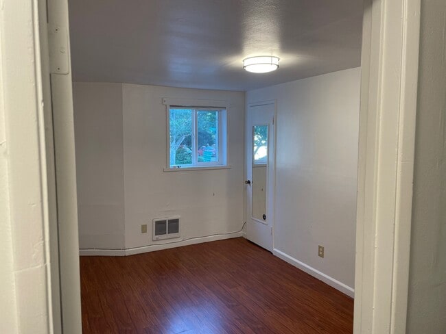Photo - 704 19th Avenue