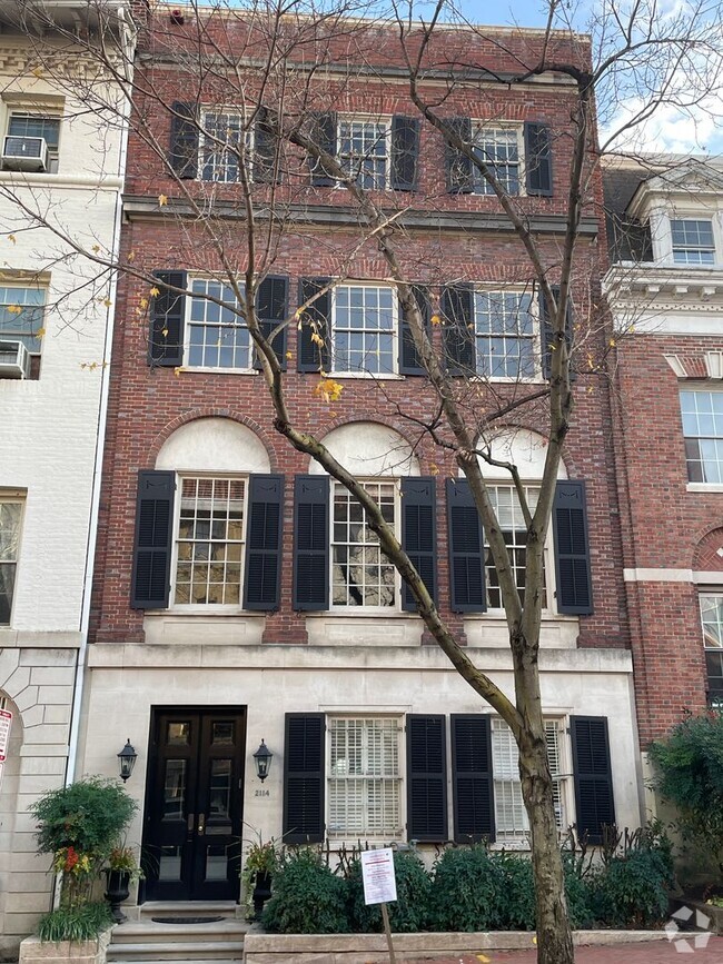 Building Photo - Kalorama Grandeur with 2 Car Garage and la... Rental