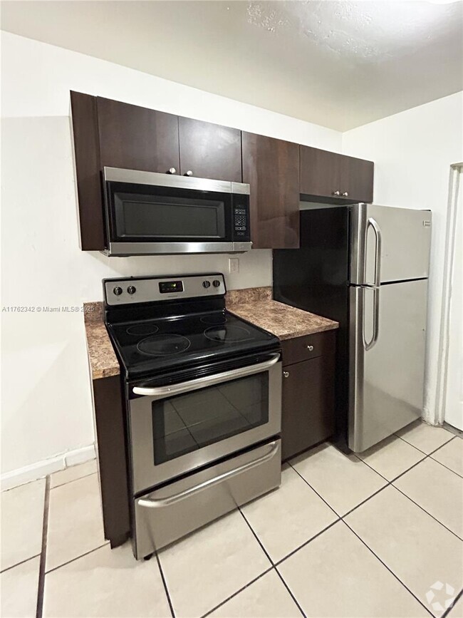 Building Photo - 738 NE 86th St Unit 4 Rental