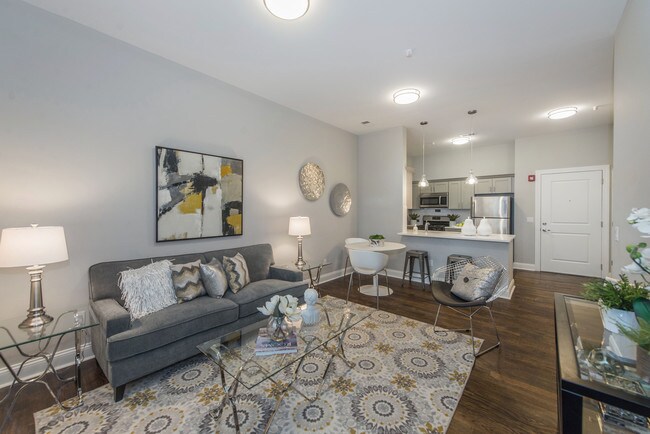 Photo - 742 Park Avenue West