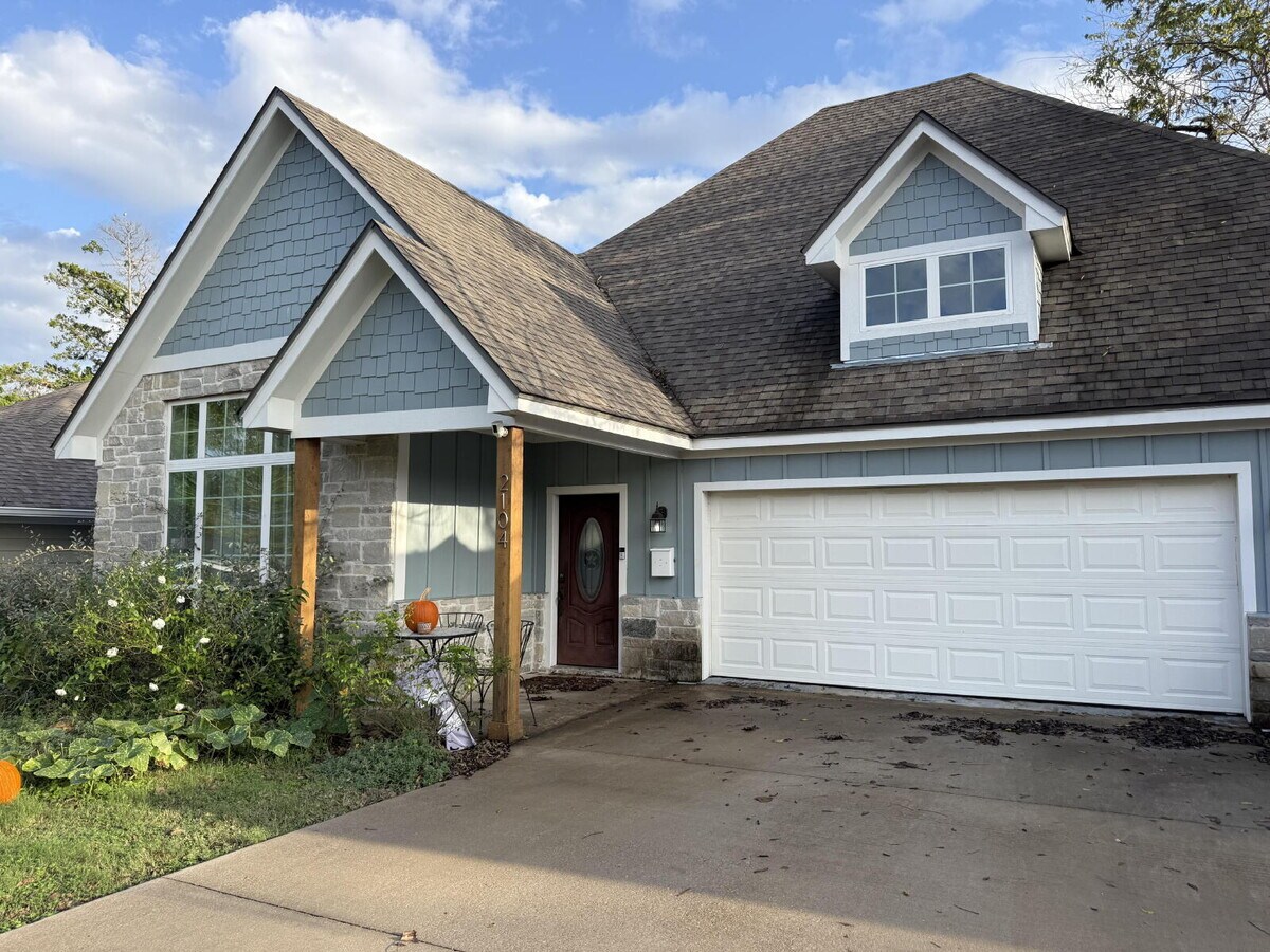 Photo - "Charming 3-Bed Home with 2.5 Baths & Spacious 2296 Sq Ft in Waco!"