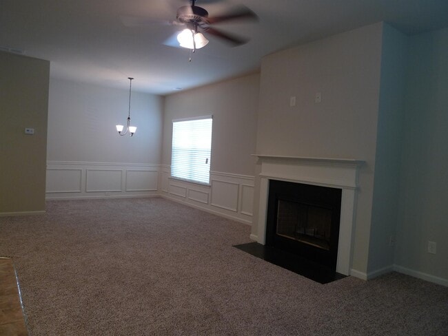 Photo - 3135 Englewood Dr