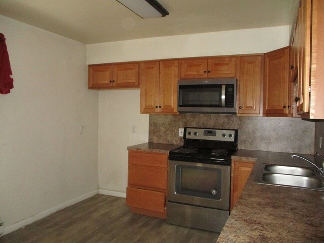 Photo - 3BR Townhome with garage! - Northampton School District