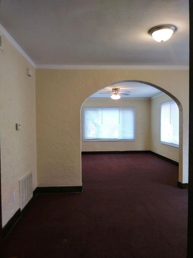Photo - 2426 Benderwirt Ave Unit 2426-2E