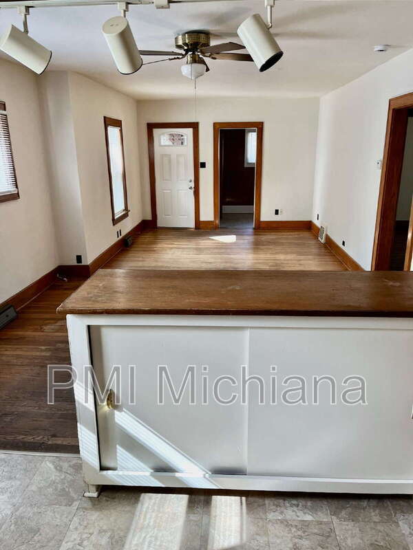 Photo - 126 Monmoor Ave