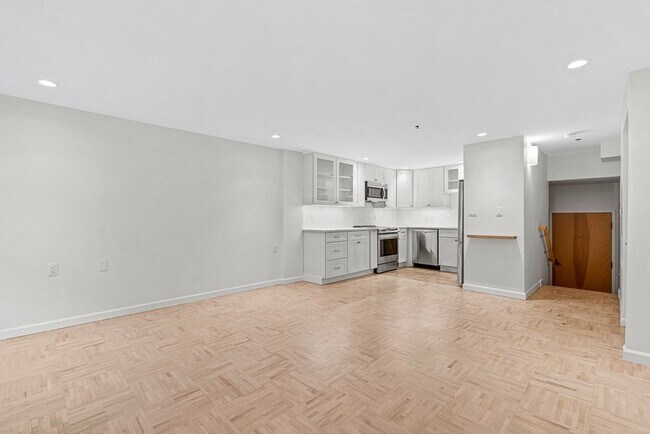 Photo - 357 Commercial St Unit 003