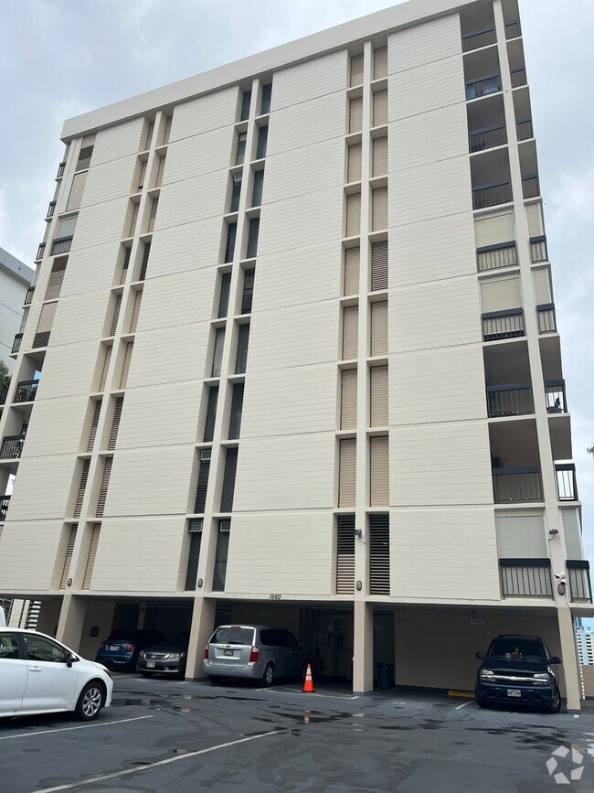 Building Photo - Makikilani Plaza Studio w/ 1 parking stall... Rental
