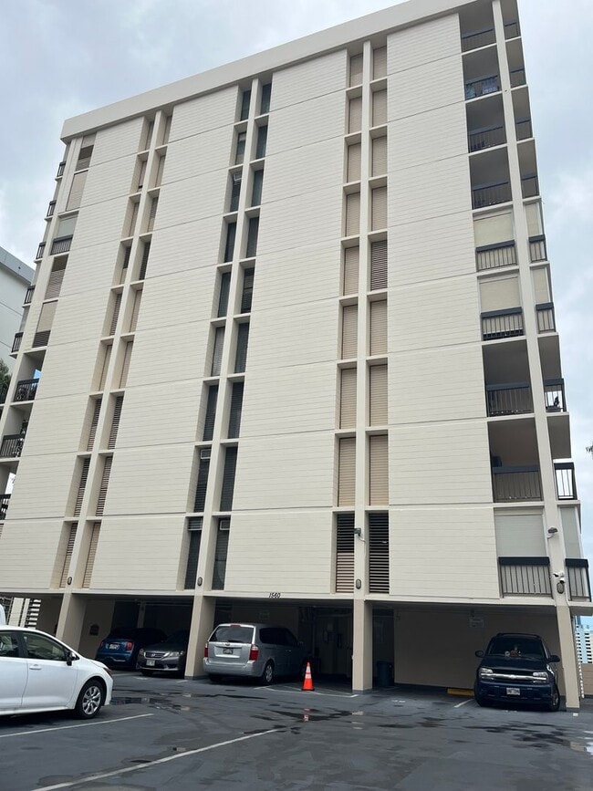 Makikilani Plaza Studio w/ 1 parking stall... - Makikilani Plaza Studio w/ 1 parking stall... House