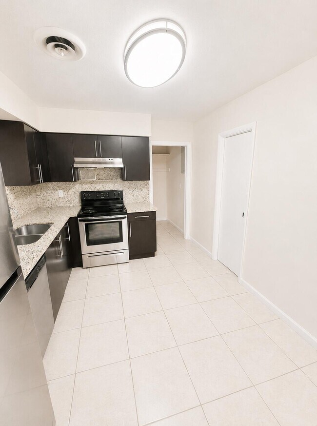 Photo - 3615 Polk St
