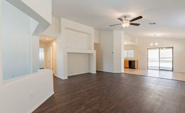 Photo - 25524 W Williams St